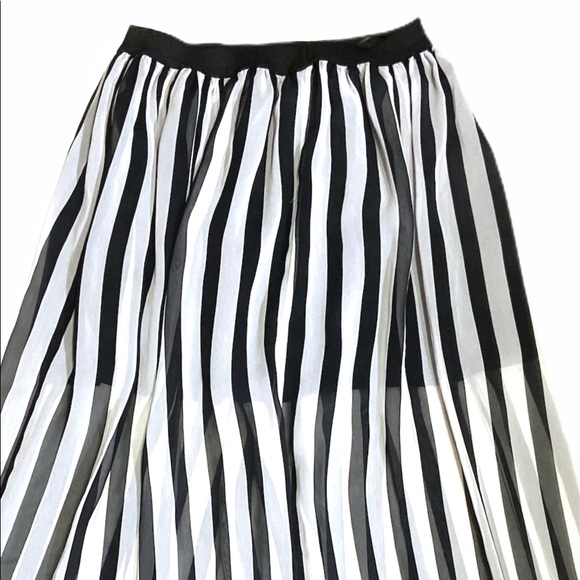 H And M Divided Stripes Long Skirt Black White Sz2 - Picture 2 of 8